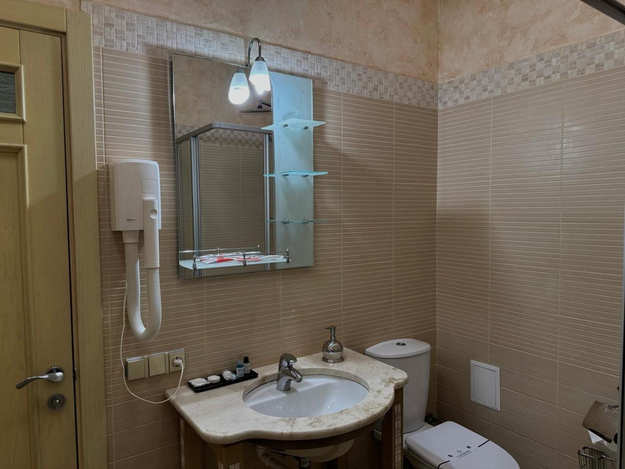 Hotel Aqvium Dniepropietrowsk Zewnętrze zdjęcie