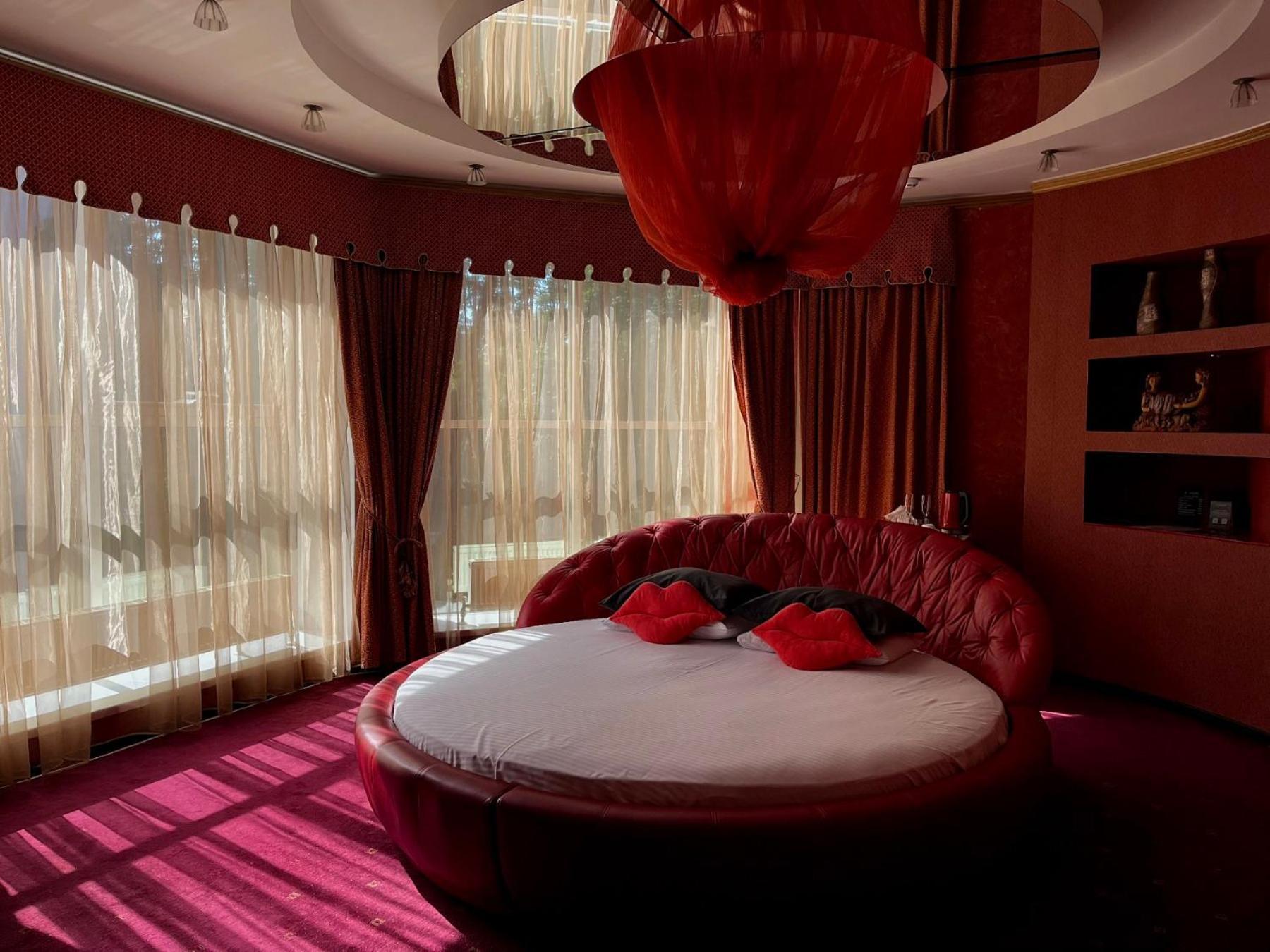 Hotel Aqvium Dniepropietrowsk Zewnętrze zdjęcie