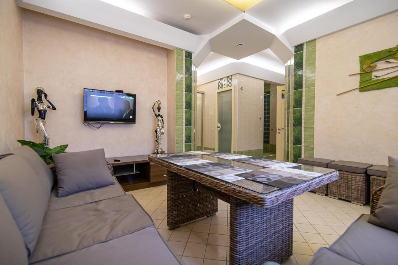 Hotel Aqvium Dniepropietrowsk Zewnętrze zdjęcie